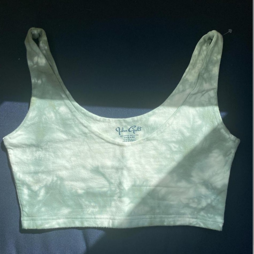 New soft sage green brandy Melville tie dye cropped tank! cute & comfy